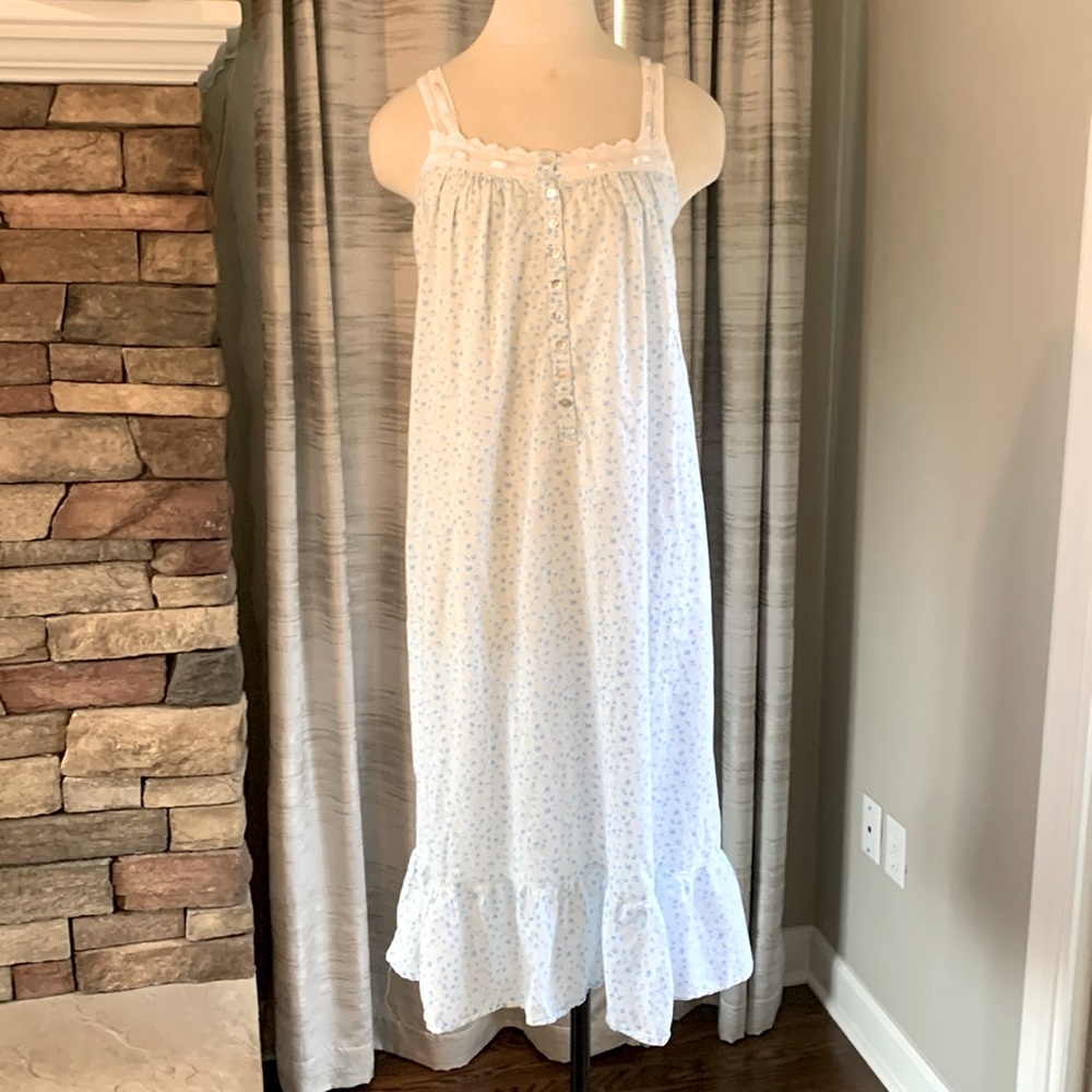 Eileen West sz x-small blue floral and lace long nightgown